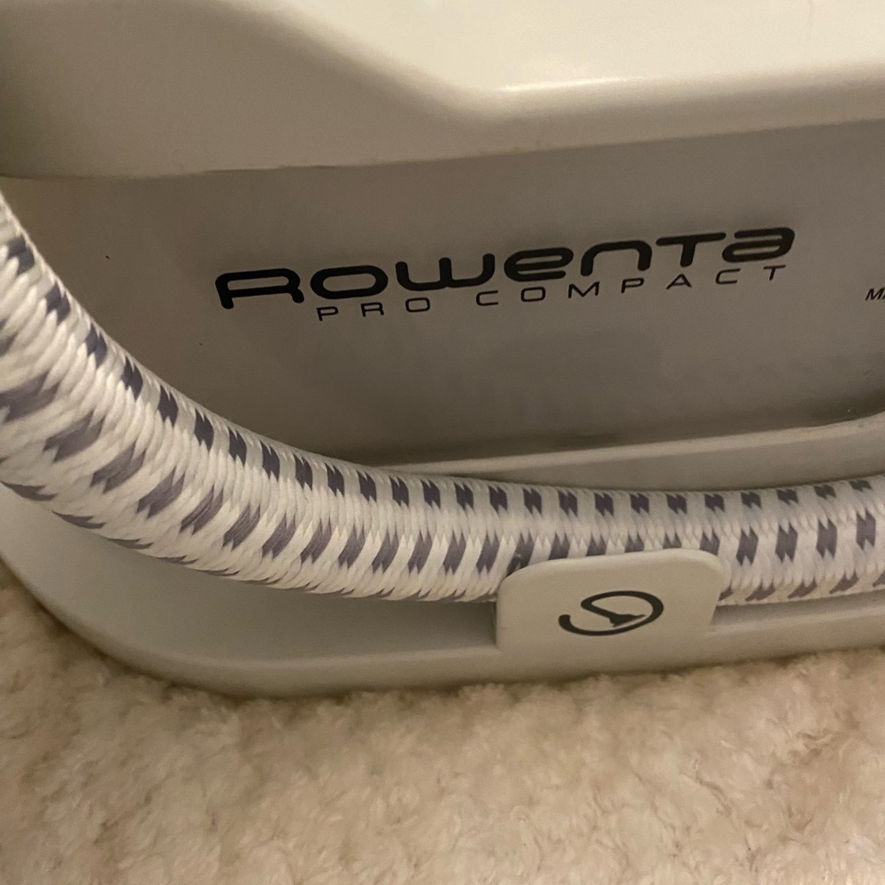 Rowenta Compact Steamer